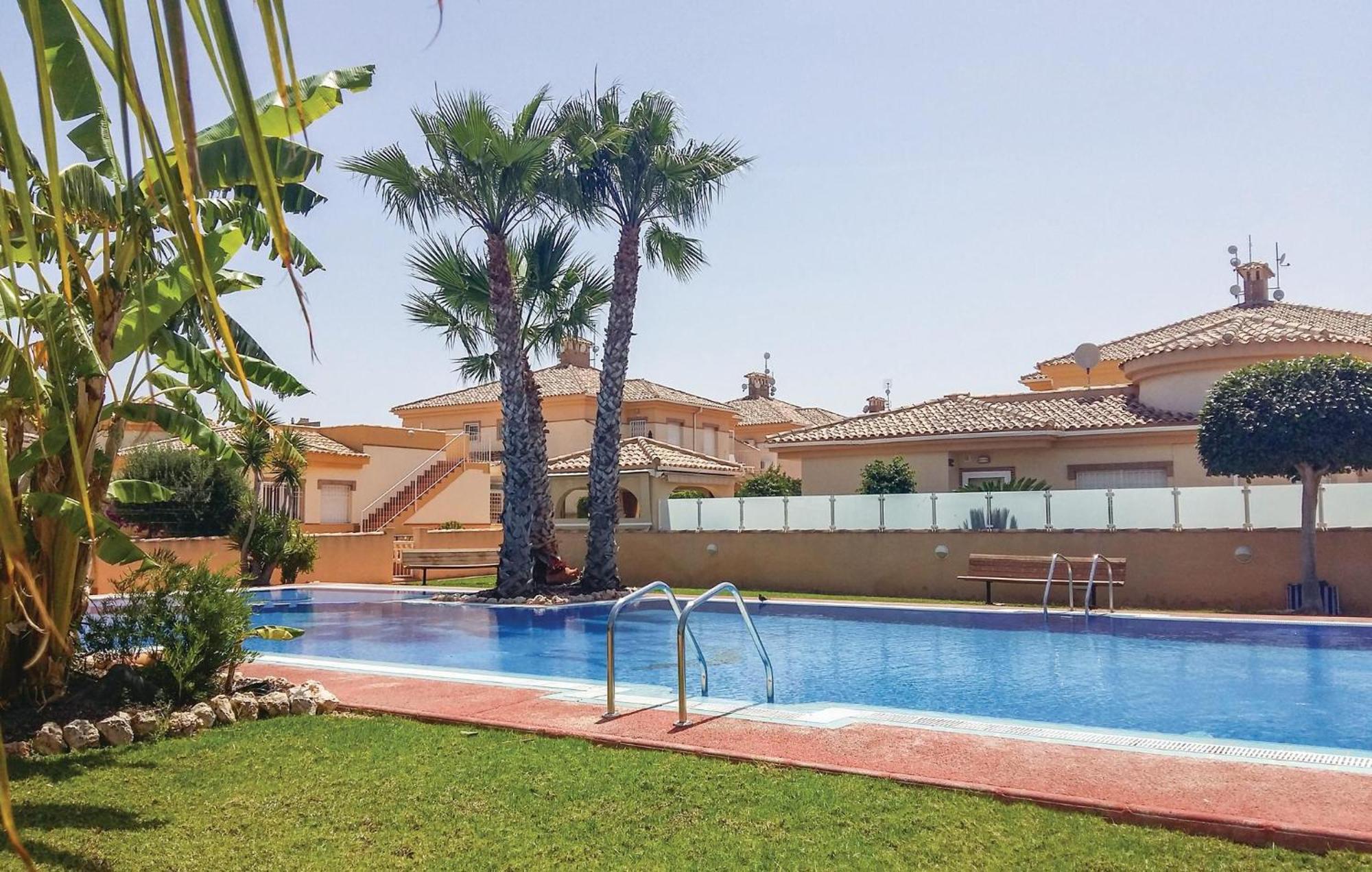 Cozy Home In Orihuela Costa With Kitchen Dehesa de Campoamor  Exterior foto